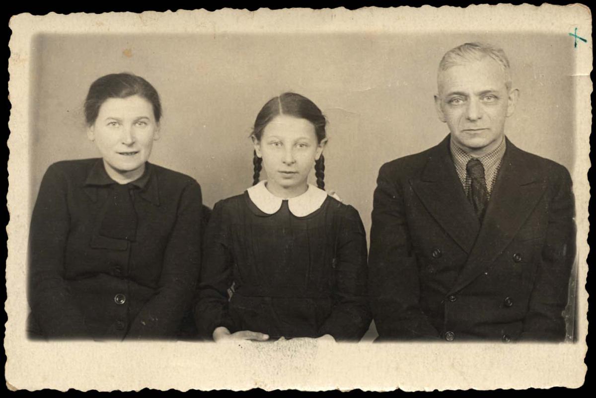 Janina and her parents in Lvov, spring 1941